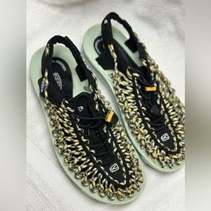 Keen Footwear Brand UNEEK Water Shoes Hiking Shoes Retired Colorway